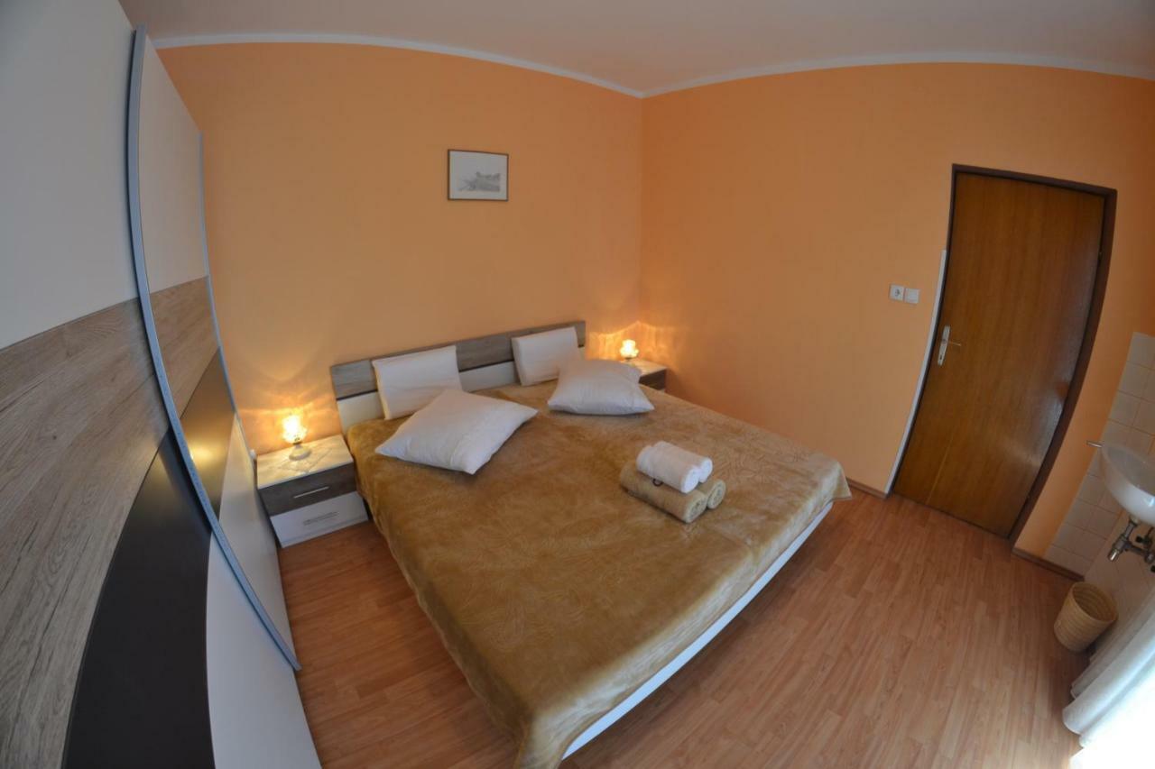 Apartman Jadranka Palit Exteriör bild