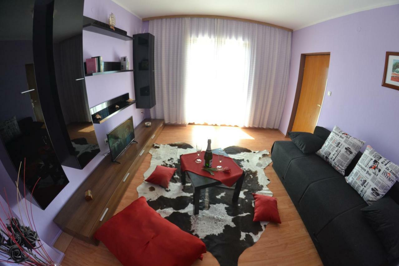 Apartman Jadranka Palit Exteriör bild