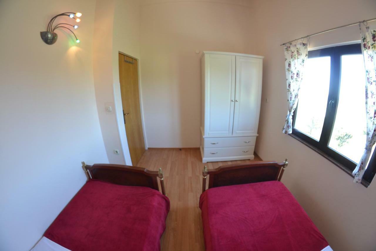 Apartman Jadranka Palit Exteriör bild